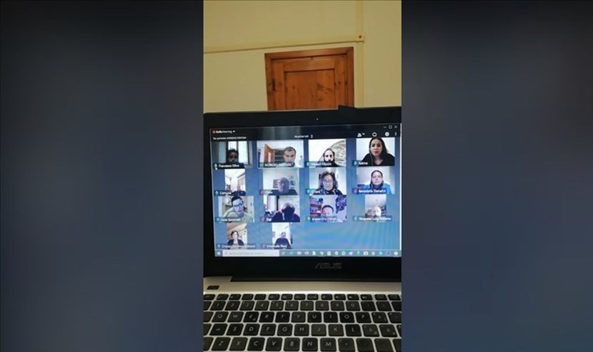 Un Consiglio Comunale online. Foto di repertorio