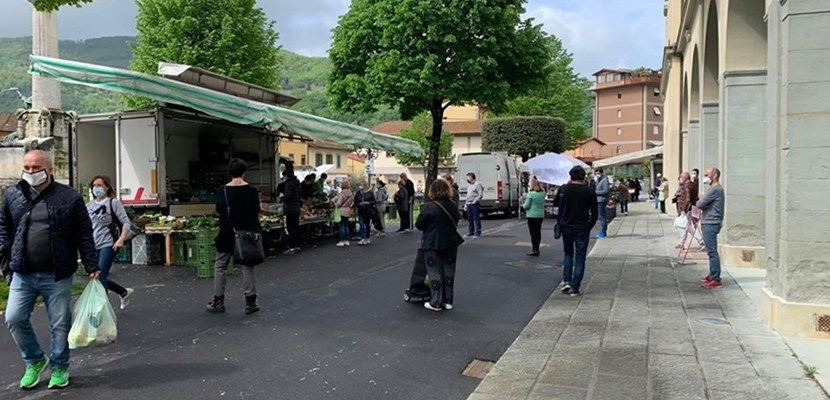 Anche a Dicomano è tornato il mercato, per i banchi alimentari