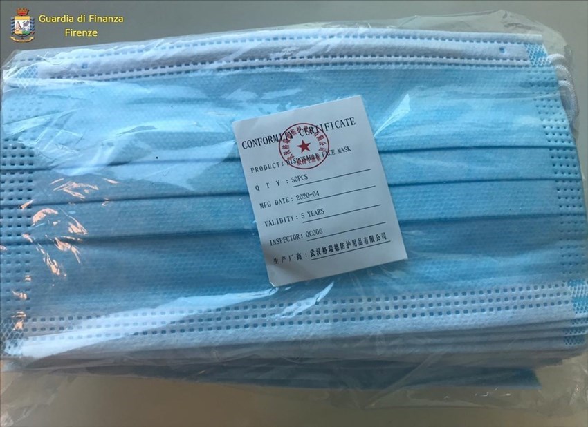 Maxi-sequestro di mascherine contraffatte
