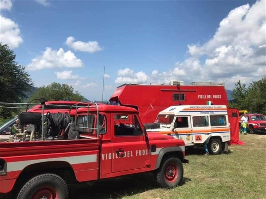 Le richerche del disperso a San Godenzo. Vigili del Fuoco, Misericordia