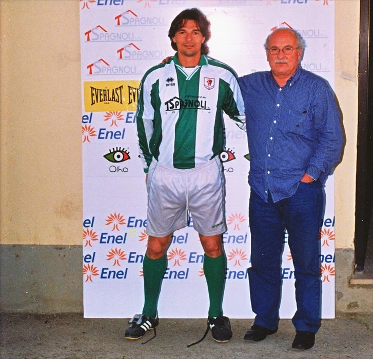 Livio Stefanacci con  Giuseppe Argentesi, uno dei più bravi giocatori bianco verdi di quel periodo.