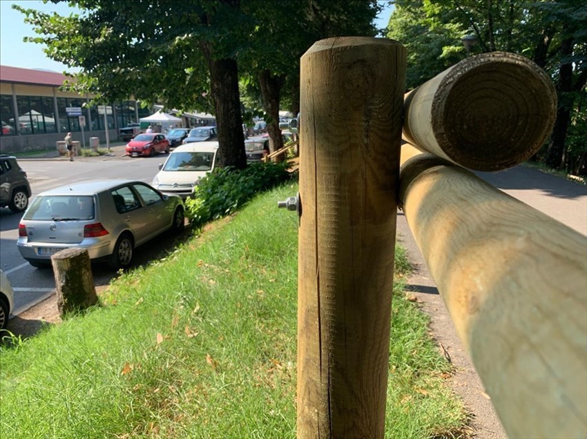 La palizzata con i bulloni