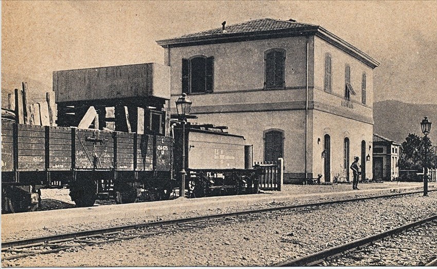 La Stazione di Dicomano dove andò a schiantarsi nel binario morto  la “Littorina”.  ​