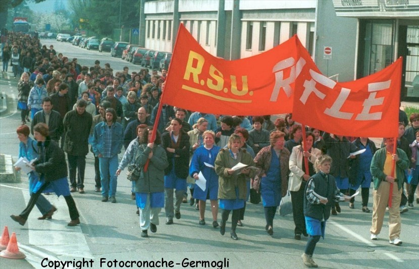 Protesta alla Rifle. Una foto storica