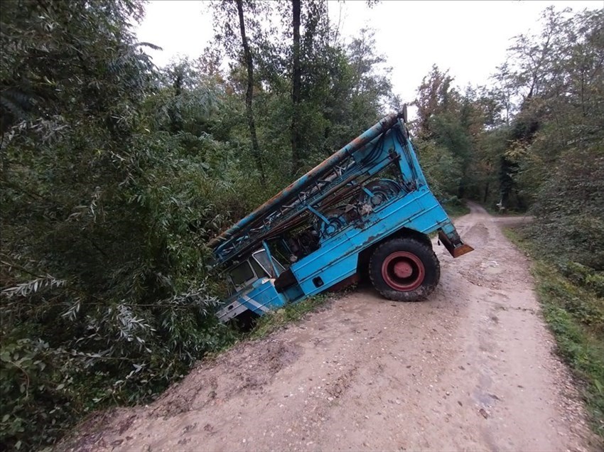 Come si presentava il camion incastrato