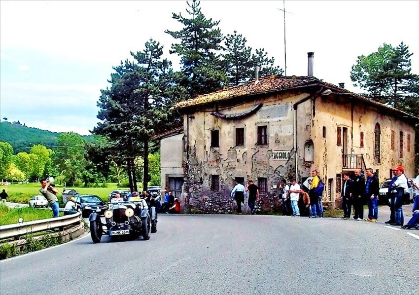 Fra motori e antiche curiosità, l’osso di balena a Cafaggiolo