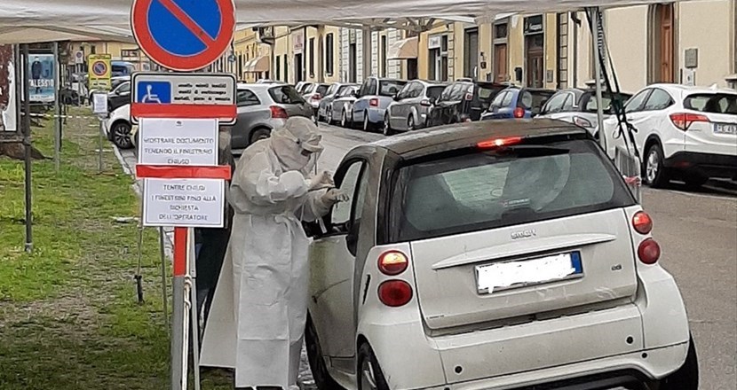 Drive through a Borgo