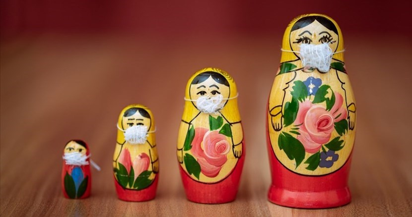 Tutti con la mascherina