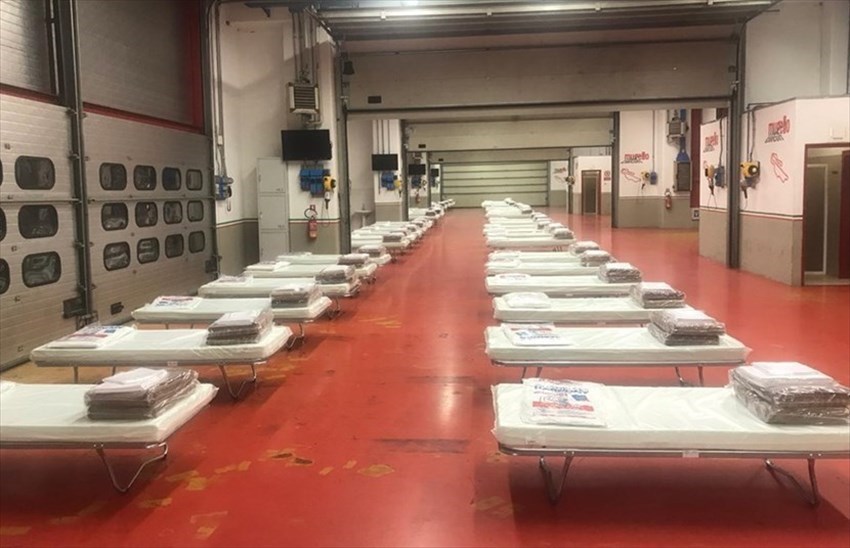 Allestimento post terremoto per gli sfollati all'Autodromo del Mugello