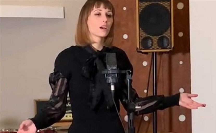 Hallelujah interpretata da Cristina Manzani