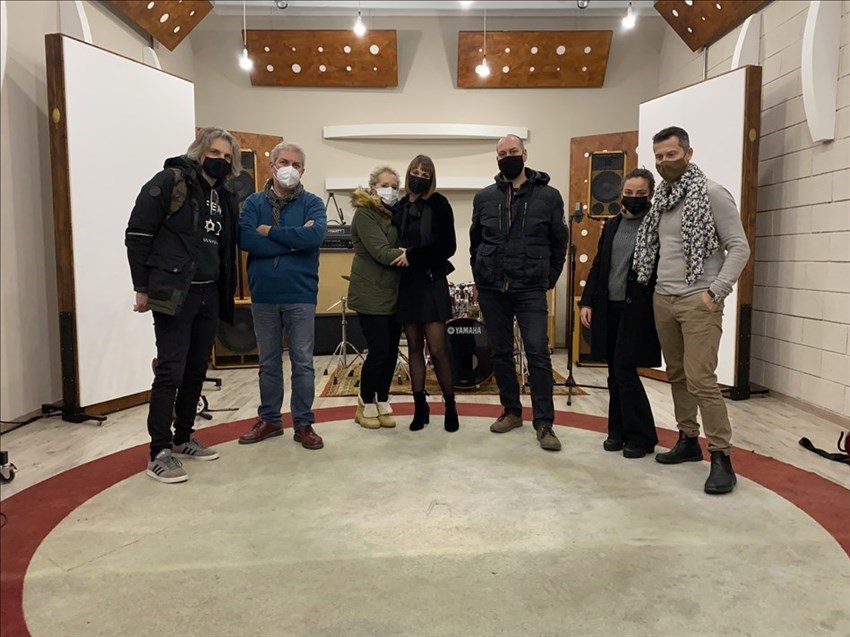 da SX: Lorenzo consigli, Saverio Zeni, Cosetta Chiavacci (madre di Cristina), Cristina Manzani, Luca Fanti, Julia Pini, Alberto Pini