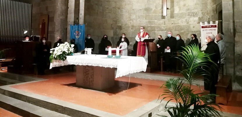 Un momento della cerimonia all’interno della Pieve