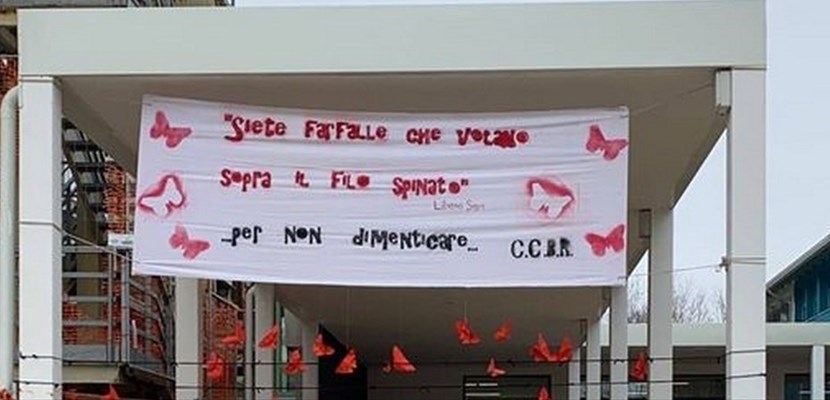 Lo striscione a Borgo