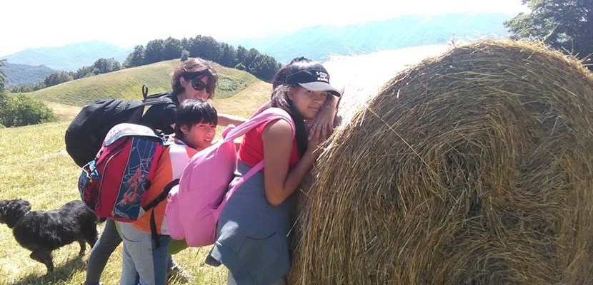 Alcuni escursionisti sulla Via dei Dei