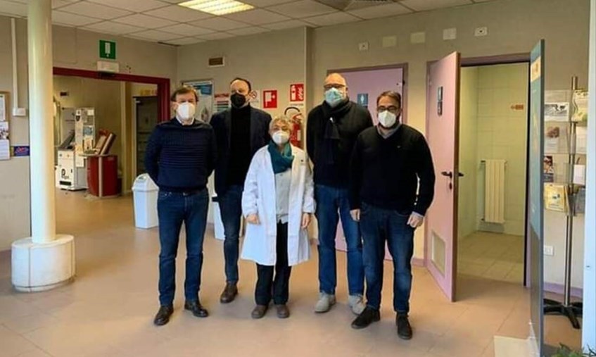 Gli amministratori al poliambulatorio