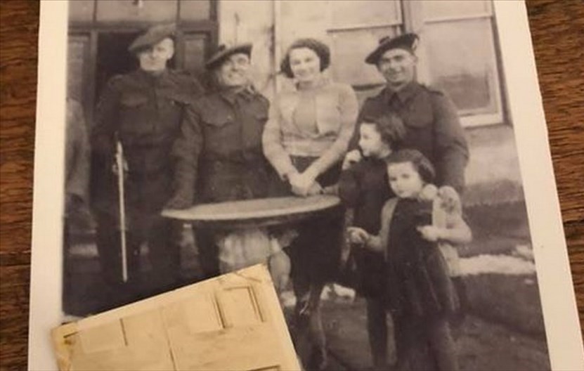 I soldati a Borgo. Ora i loro discendenti cercano la bambina della foto