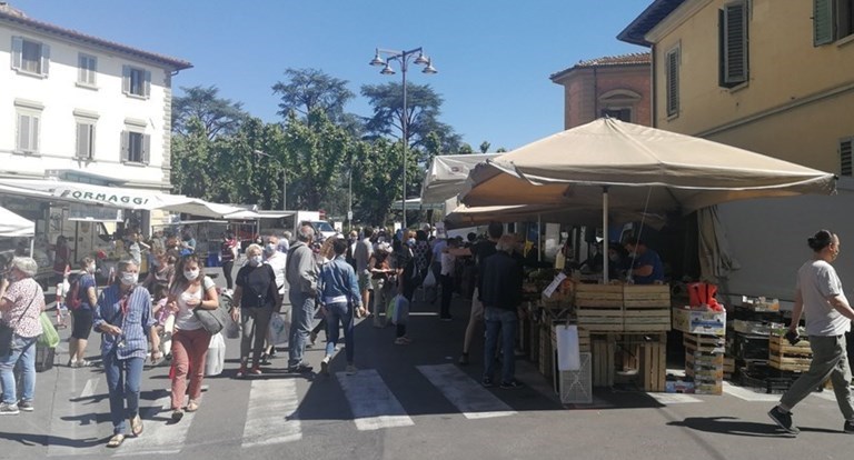 Mercato a Borgo