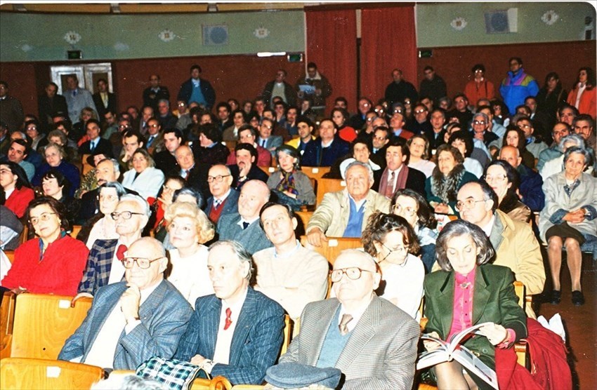 Il pubblico presente al Teatro Giotto di Borgo San Lorenzo.