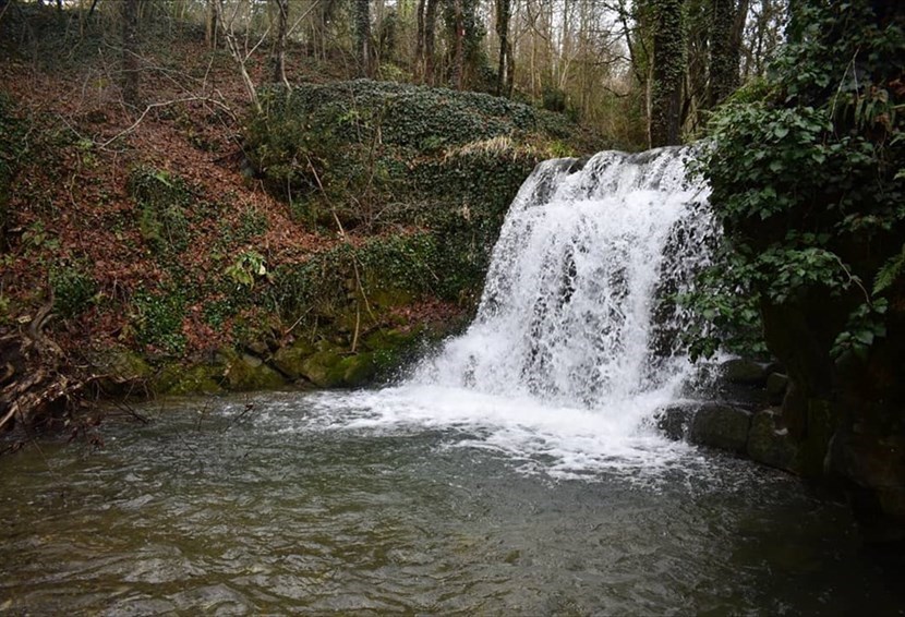 Zaino in spalla"" parte con uno dei sentieri delle Burraie: Arianna vi porta a Santa Brigida!