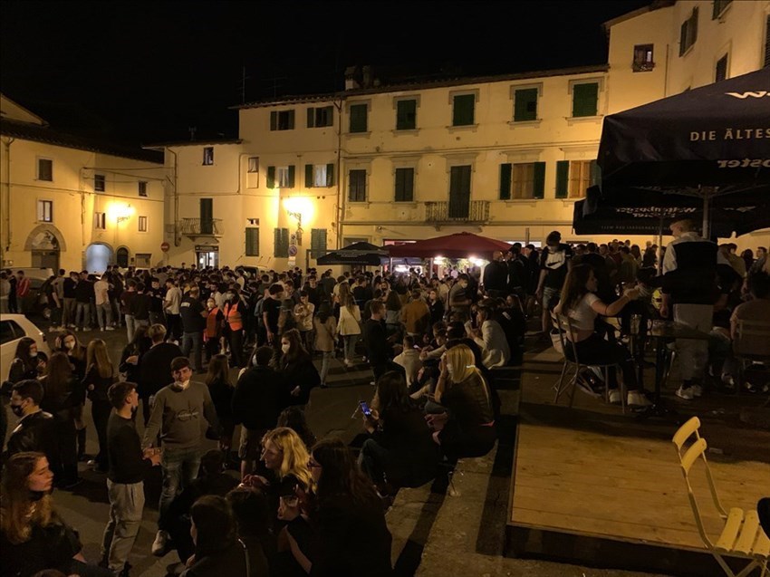 Assembramenti in Piazza del Popolo sabato 5 giugno ore 22:30
