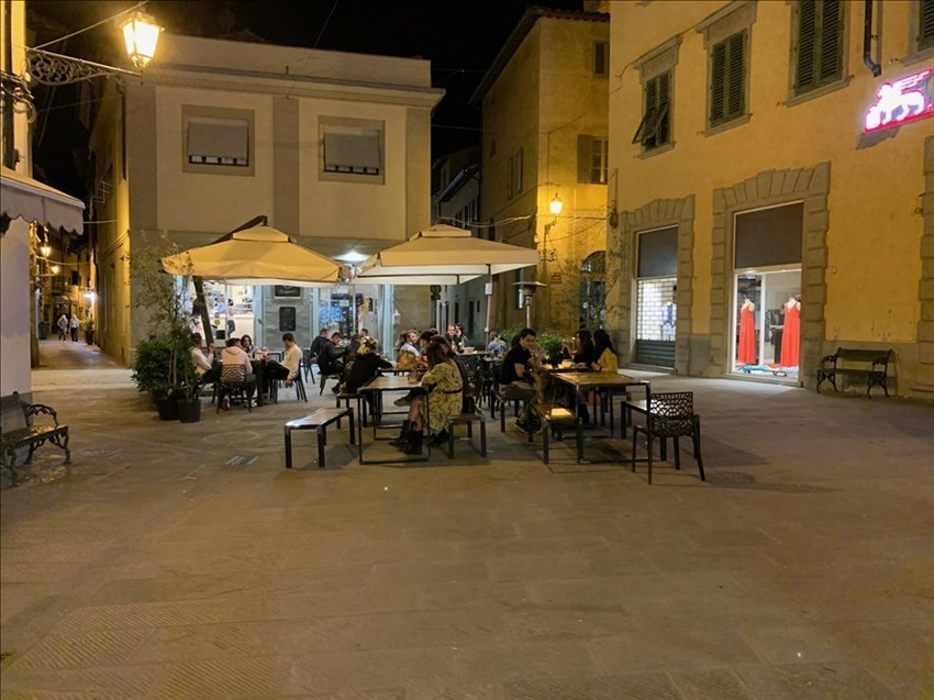 Piazza Cavour sabato 5 giugno ore 22:35