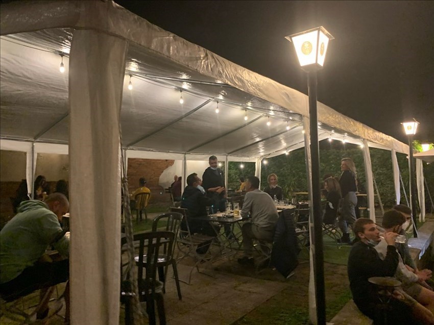 Piazza Dante interno giardino Birreria lato destro