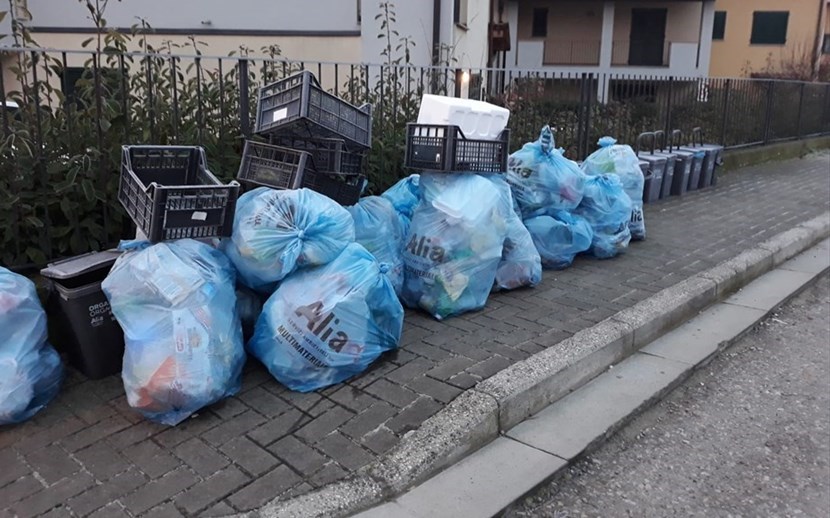 Sacchi plastica porta a porta