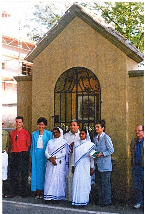 Il Tabernacolo della Madonnina di Ripa durante una cerimonia