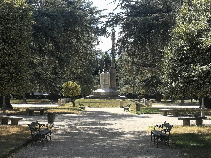 La comparazione dopo 100 anni.