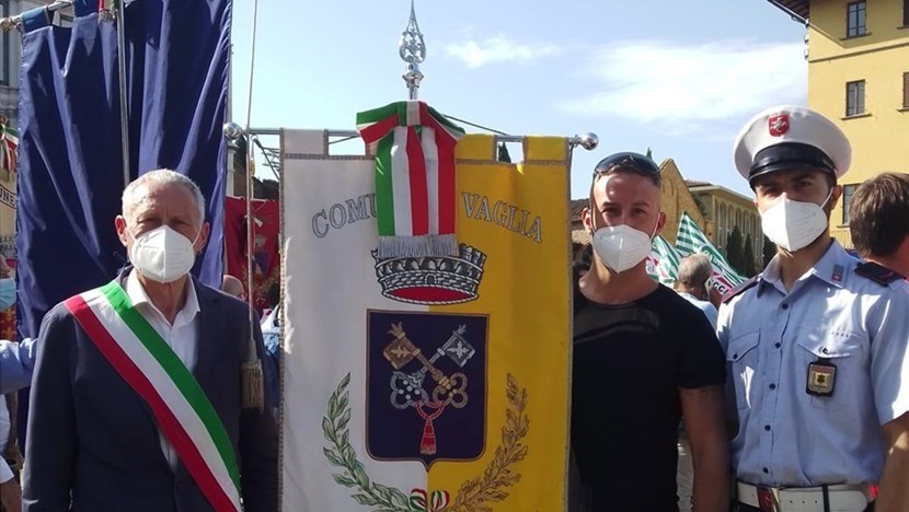 Gonfalone Vaglia alla manifestazione Gkn