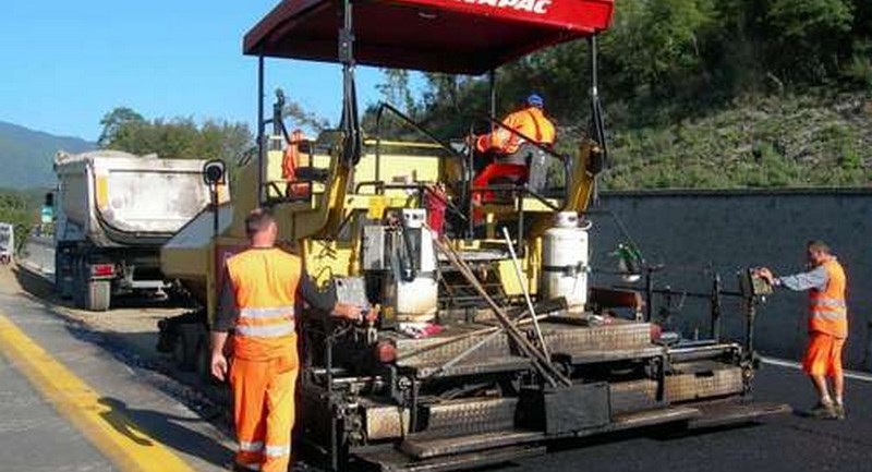 Asfaltatura. Foto di repertorio