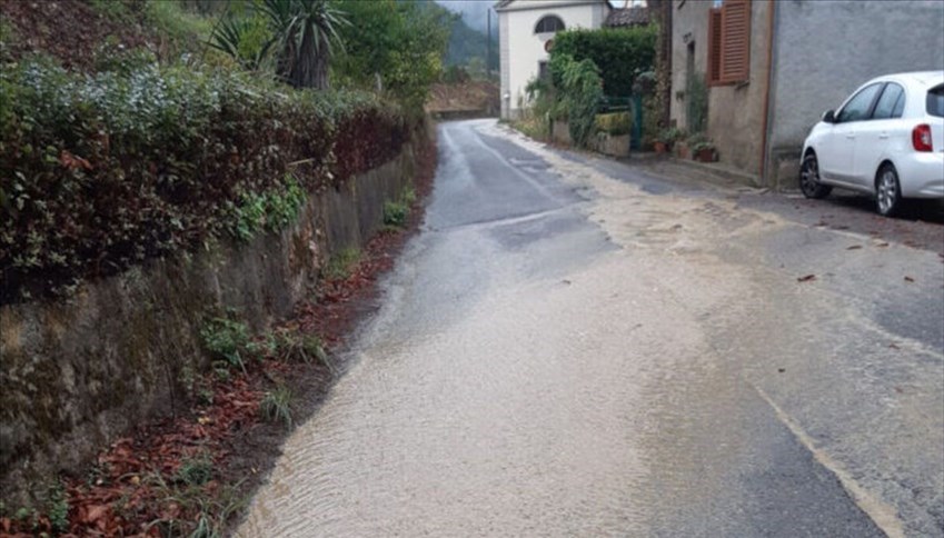Acqua in strada a Gattaia
