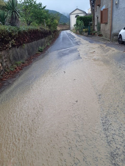 Acqua in strada a Gattaia