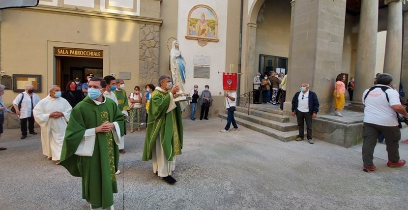 Barberino. La Pieve di San Silvestro riapre dopo il sisma. E la Madonna torna al suo posto