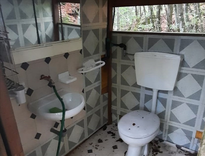 Il bagno realizzato al capanno