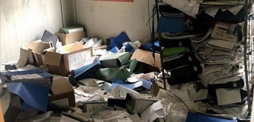 Una delle baracche abbandonate in area di cantiere