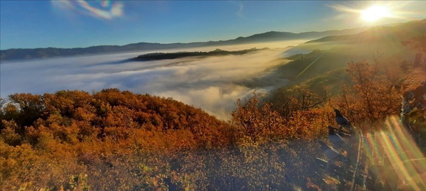 Il Mugello sotto la nebbia