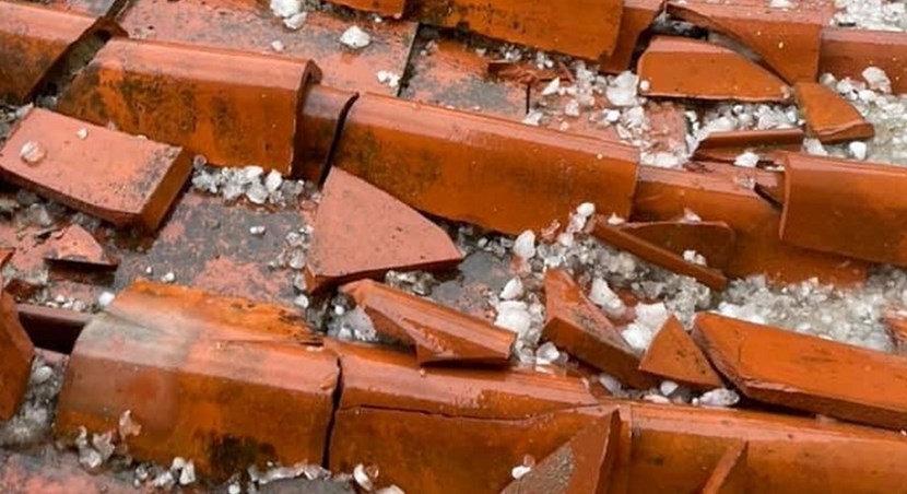 Tetto danneggiato dalla grandine in Mugello