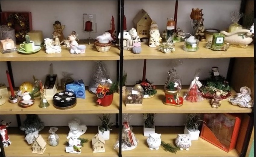 Alcuni oggetti esposti alla Fiera di Beneficenza