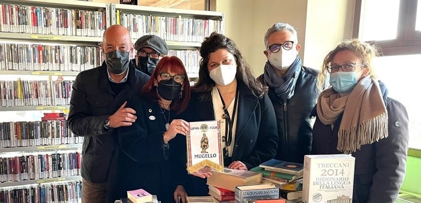 Lions Club Mugello. Stamani donazione di libri alla biblioteca di Vicchio