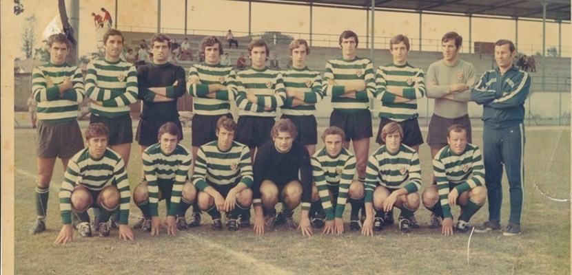 Publio Tognoni, il primo a destra, con la squadra della stagione sportiva 1968/1969