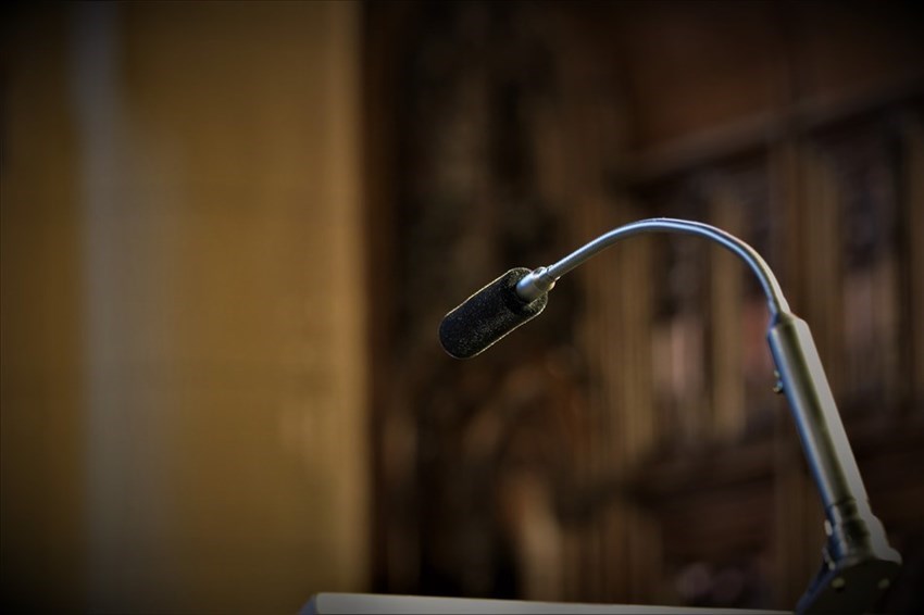 Dibattito in consiglio