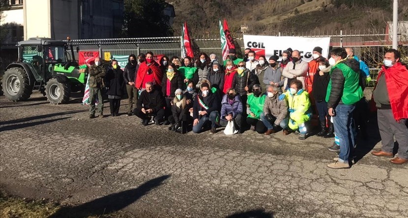 I lavoratori in presidio a Marradi