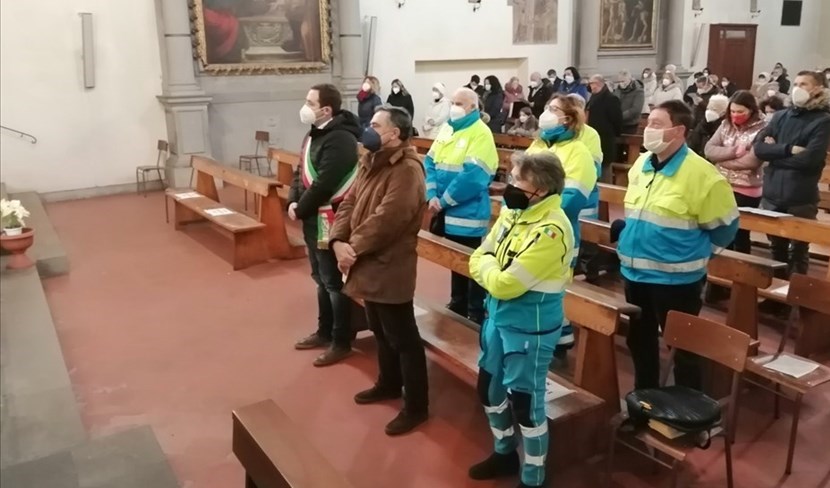 Le autorità e la Misericordia di Scarperia durante la Messa