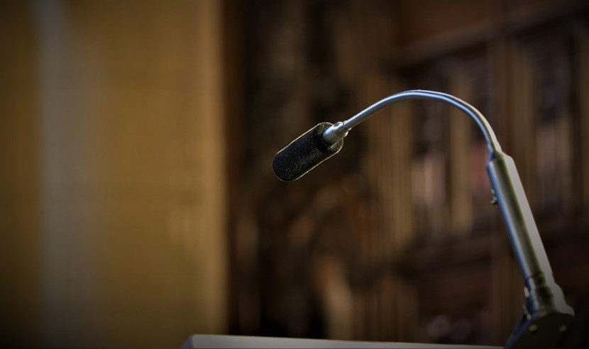 Dibattito in consiglio