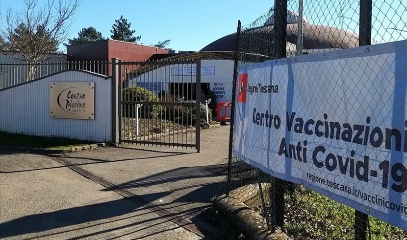 Il centro piscine, dove è stato anche allestito l'hub per i vaccini