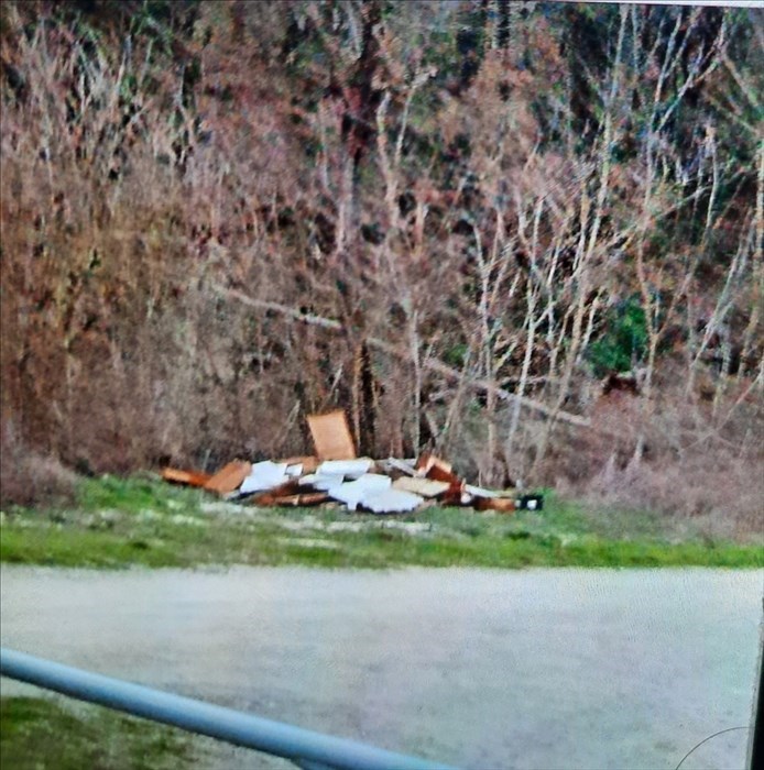 Alcuni dei rifiuti abbandonati