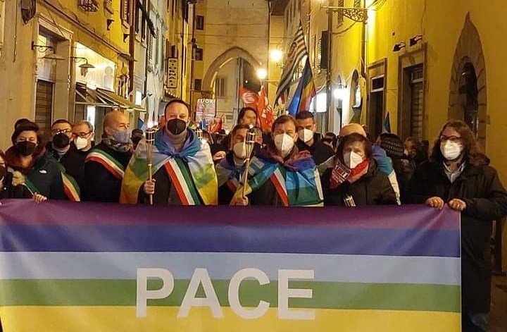 In tanti oggi a Borgo per la fiaccolata per la pace