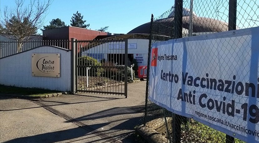 Il centro piscine, dove è stato anche allestito l'hub per i vaccini