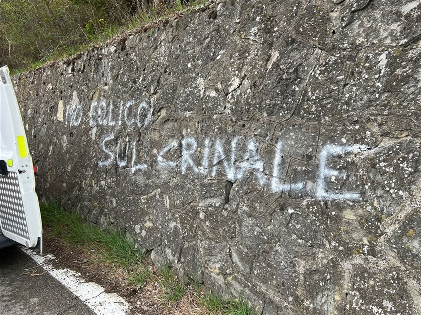 Altra scritta, sempre lungo la strada per il Muraglione